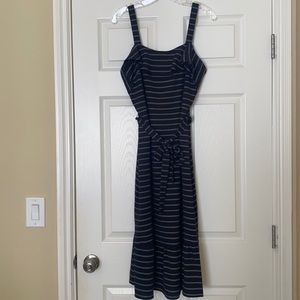 Banana Republic black and white midi dress. Size 6. Fully lined.